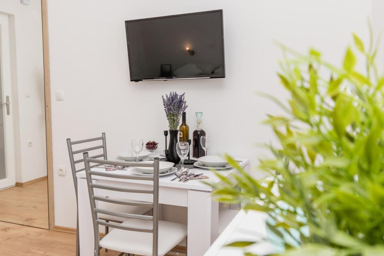 Studio Apartment Harmony Np Krka Лозовац Экстерьер фото
