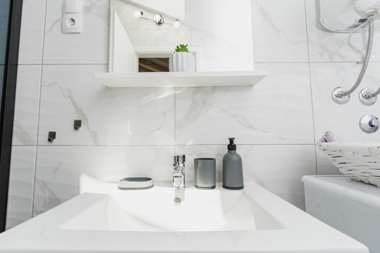 Studio Apartment Harmony Np Krka Лозовац Экстерьер фото