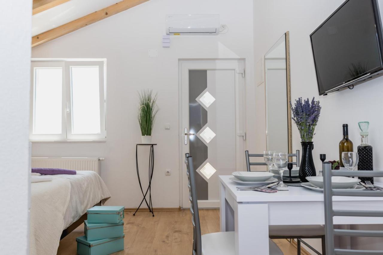 Studio Apartment Harmony Np Krka Лозовац Экстерьер фото